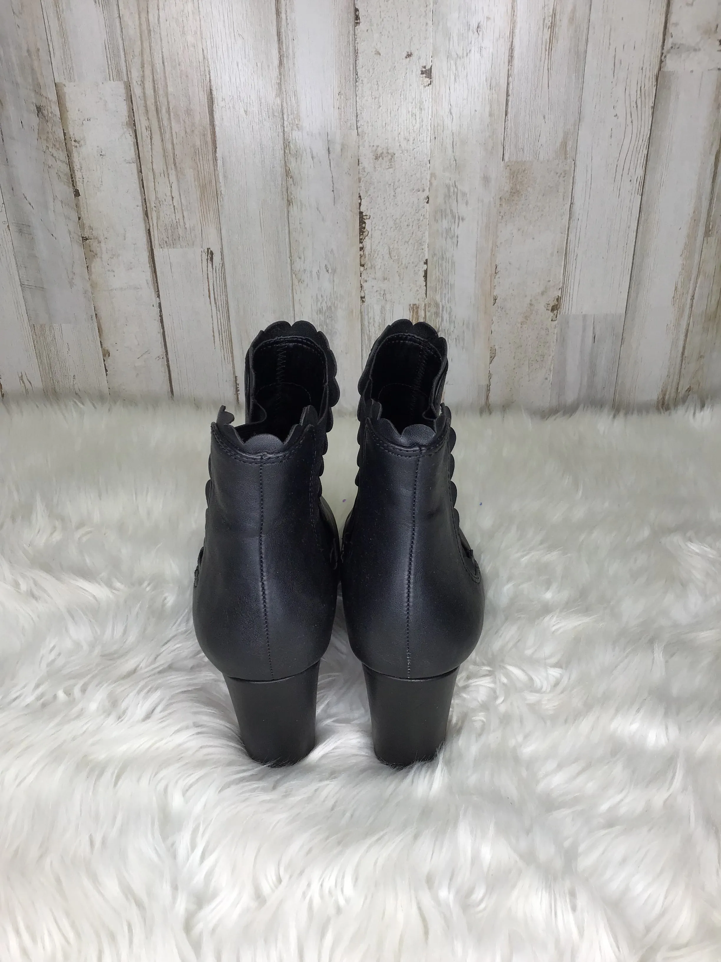 Crown And Ivy Women's Boots Ankle Heels Size 9.5.