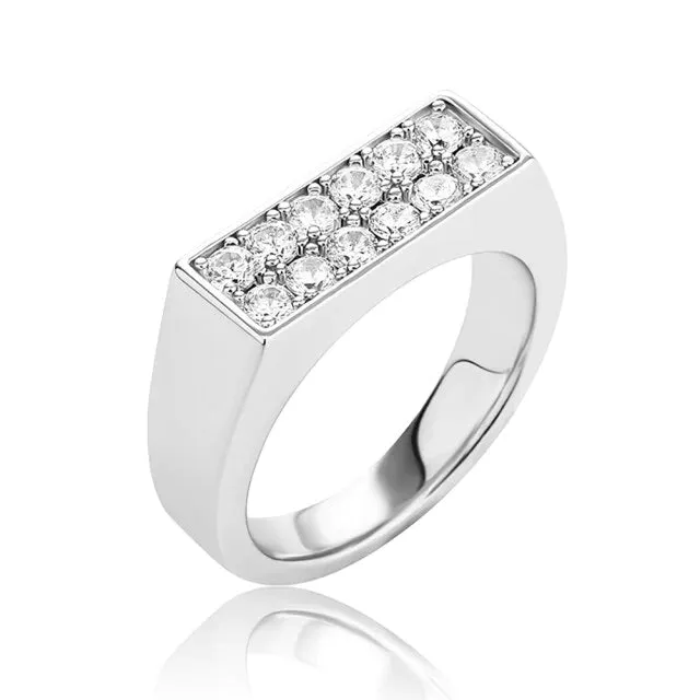 Hiphop Rock Fashion iced cubic zirconia bridal ring for women jewelry.