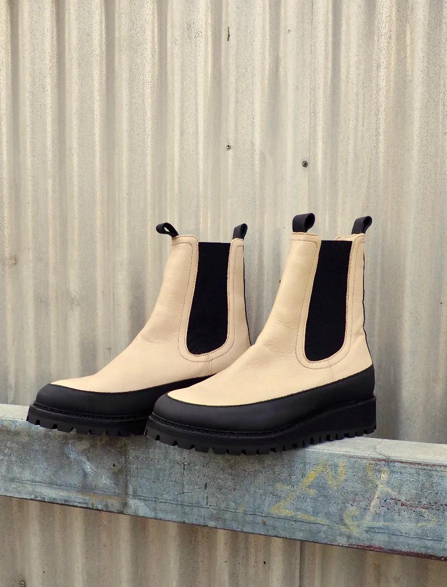 Iowa Cream Chelsea Boots