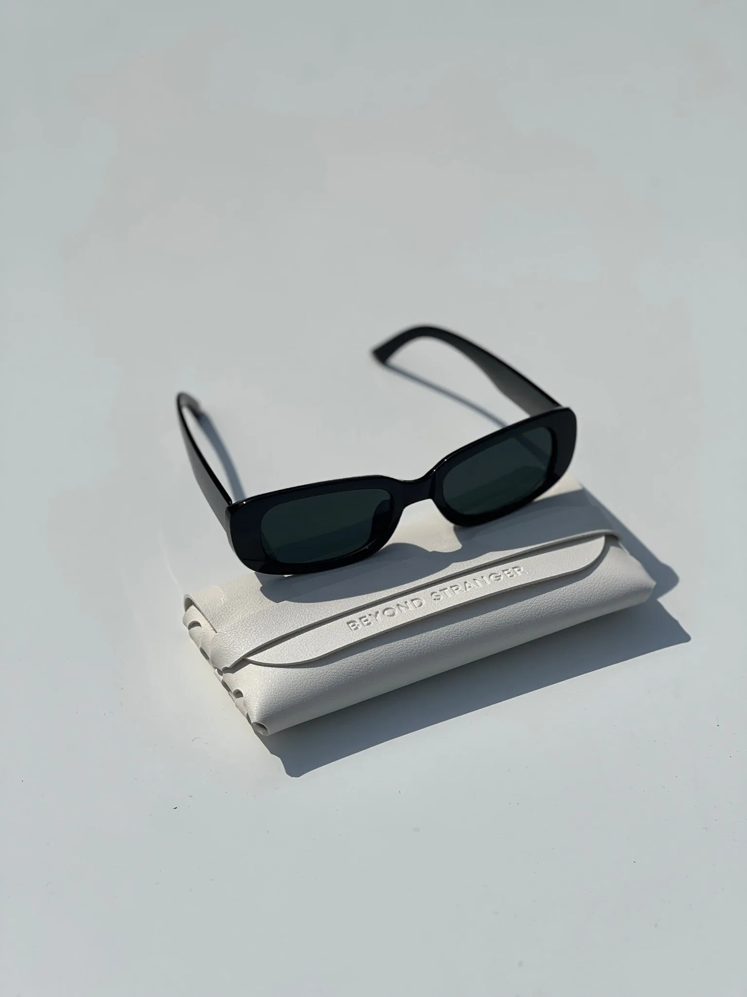 Jeane Sunglasses: Find Stylish Sunglasses at Great Prices