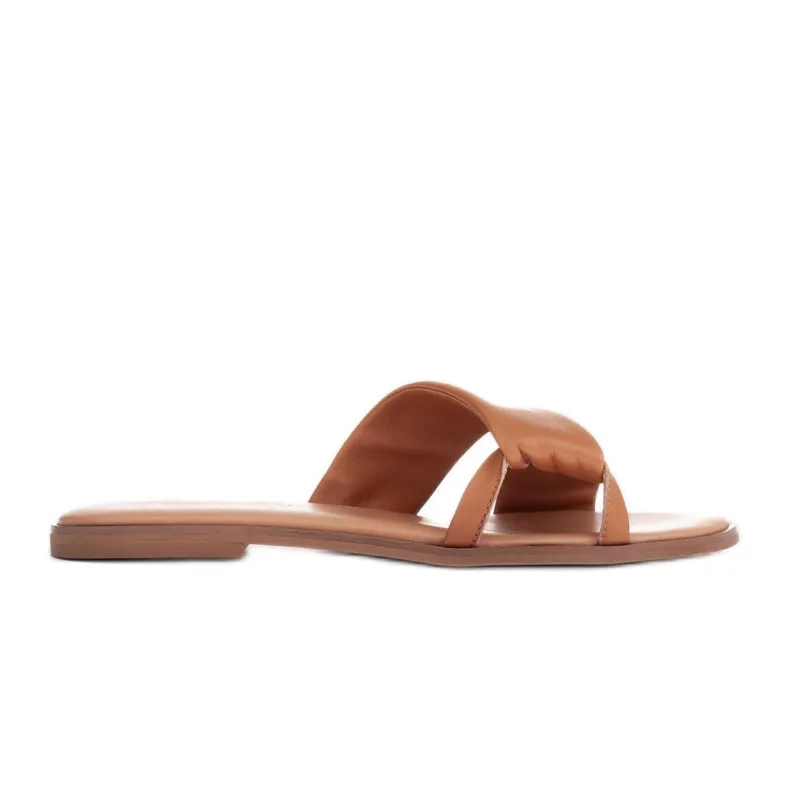 Marco Leather Flip Flops on Flat Bottom in Brown