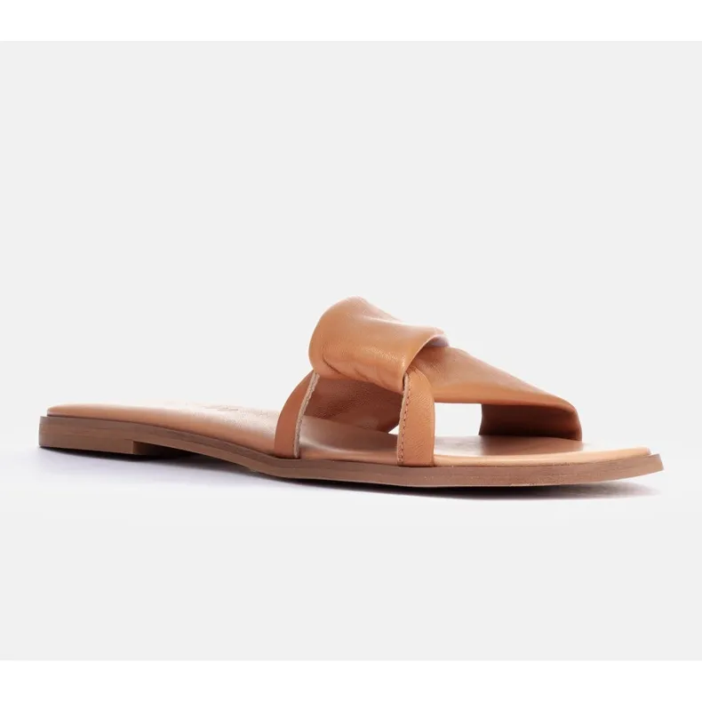 Marco Leather Flip Flops on Flat Bottom in Brown