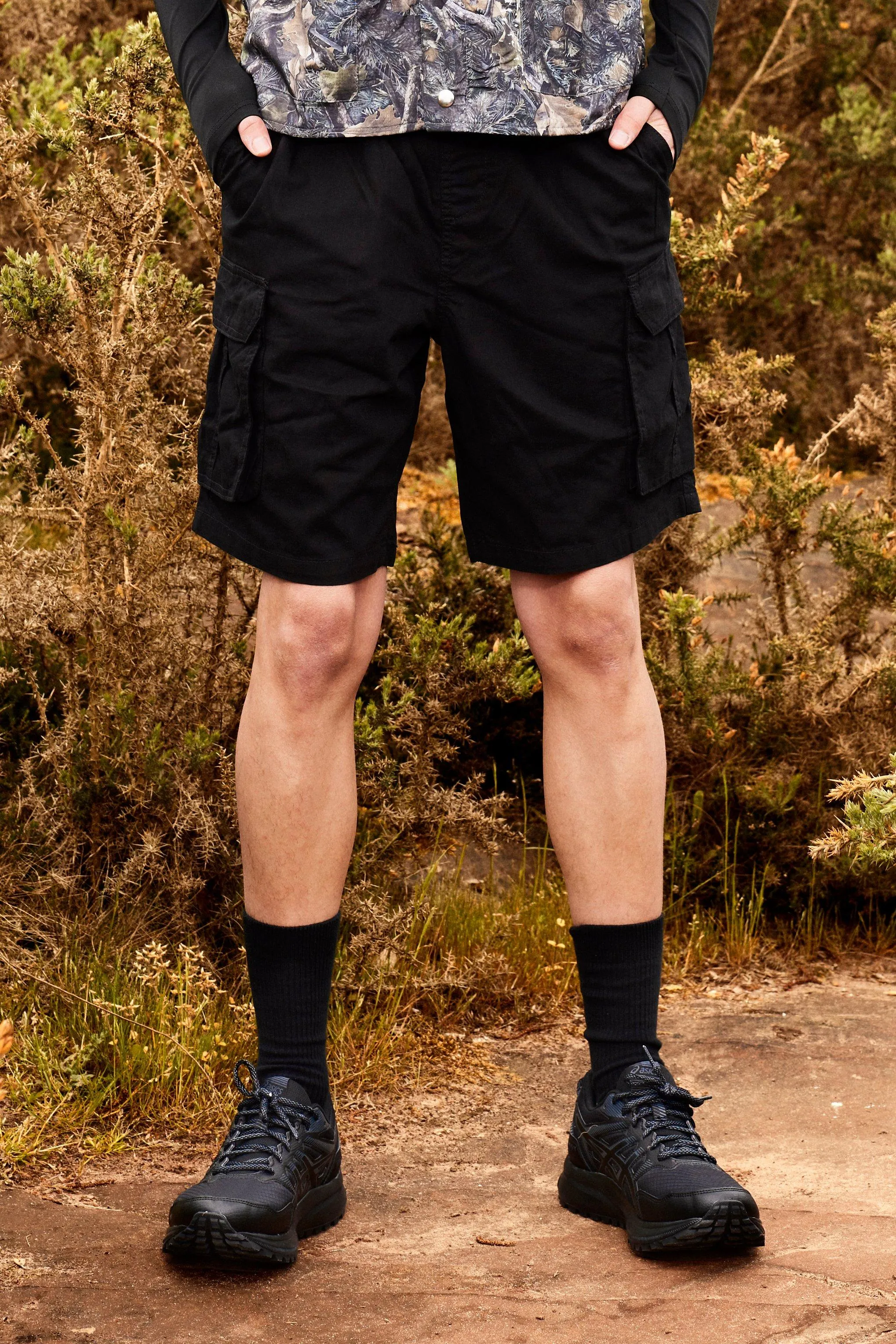 Relaxed Fixed Waist Cargo Short | boohooMAN UK
