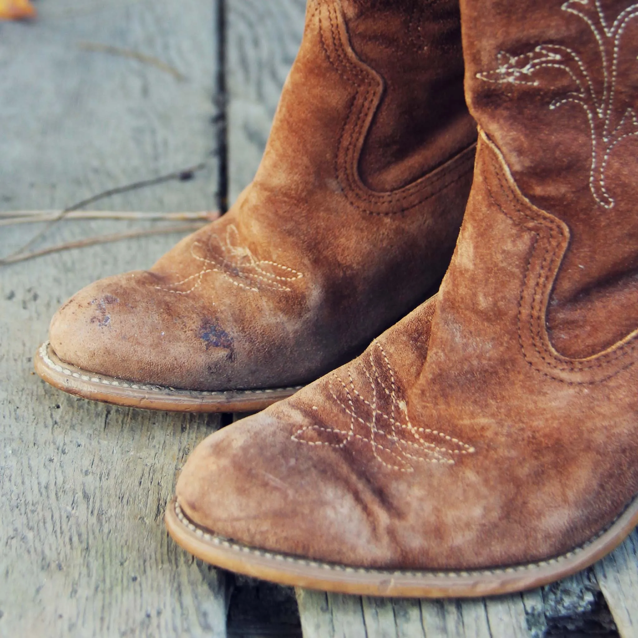 Retro Style Suede Boots